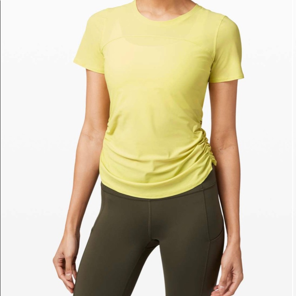 Lululemon Run Off Route Short Sleeve Lemon Sz 12 NWT